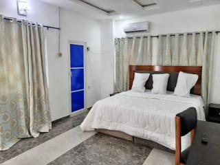 Naira and Kobo Hotel - 8