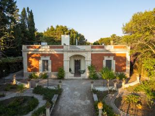 Dimora Lustrelle con parco privato - 0