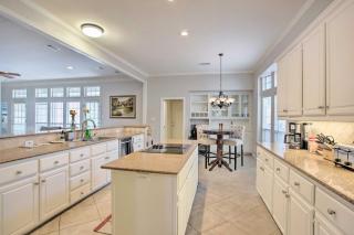 4-BR Upscale Suburban Home with Private Pool - 6