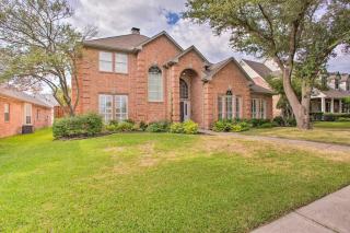 4-BR Upscale Suburban Home with Private Pool - 3