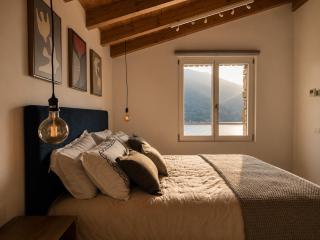 Elegant Villa Vladi with Panoramic Lake Como Views - 2
