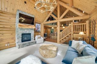 Ski-In, Ski-Out Group Getaway in Harbor Springs! - 3