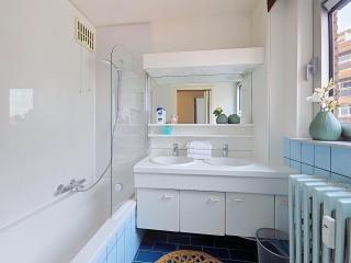 Spacious 6 Person Apartment Near Leuven Center - 6