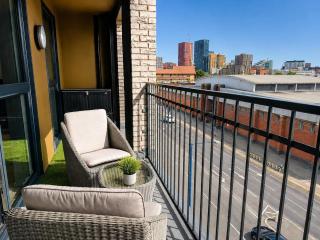 4th Floor Central Flat With Balcony - Pass the Keys - 8