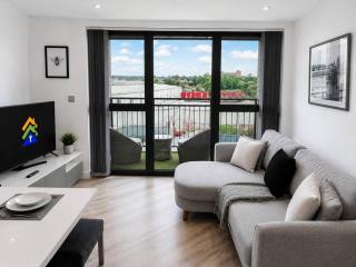 4th Floor Central Flat With Balcony - Pass the Keys - 5