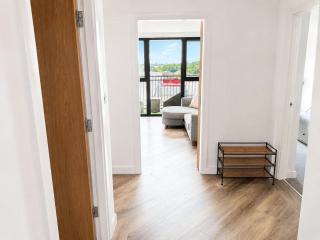 4th Floor Central Flat With Balcony - Pass the Keys - 4
