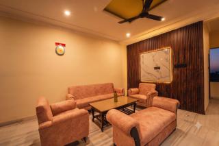 The Amber House - Luxury Boutique Stay in Bani Park, City Center Jaipur - 1