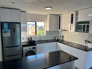 Elegant 1BR Apartment with Balcony - Cidade Do Cabo - 6