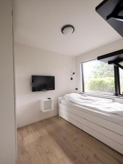 Spacious 4BR Home with Esja and Bay Views - Sleeps 8 - 3