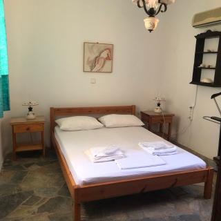 Beach House 50m from Glyfa Beach in Paros - Spacious 2BR with Private Garden - 4