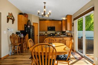Cozy Cabin w/ Hot Tub Near Buckhorn & Castle Rock - 8