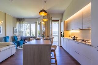 Lake View - Apartment with terrace overlooking the lake - AC -WiFi - 5
