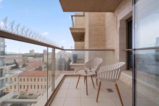 Luxurious 1BDR Terrace Parking in City Central - 5