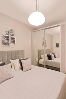 Luxurious 1BDR Terrace Parking in City Central - 4