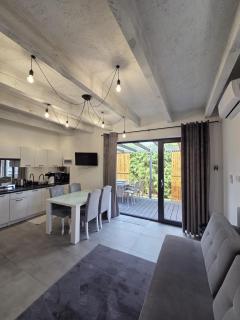 M&M House - 3