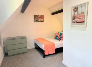 Old Coach House - Bedford - 6
