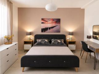 Panorama house with Private Garden & Jacuzzi two units - 0