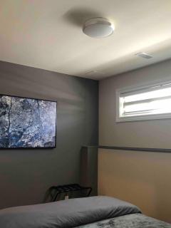 Spacious Oasis 2 bed suite with private entrance - 1