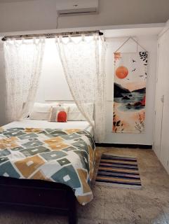 Boho 2BHK 4km Rock Beach 2km WhiteTown - GLOW - 4