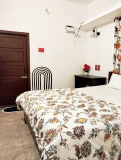 Boho 2BHK 4km Rock Beach 2km WhiteTown - GLOW - 2