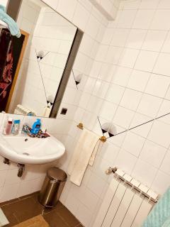 Private room with shared bathroom - 3