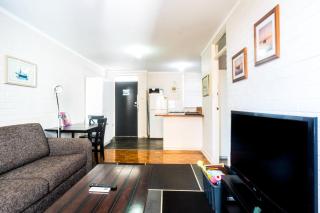 Lovely 1 BDR in the heart of Fremantle w Parking - 1