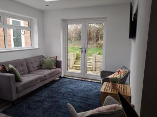 4 bedrooms 7 beds Castle Donnington EMA -Private drive way - 5