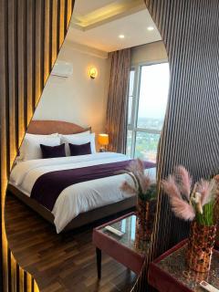 ELYSIUM TOWER- Executive Two Bedrooms Apartment Facing Centaurus Mall Islamabad - 5
