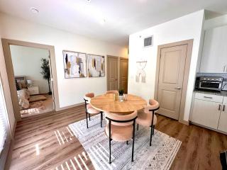 Spacious 2 bed 2 bath with tons of amenities ! - 4