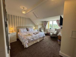 Easton Court - 5