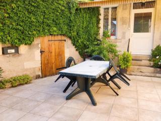 Chaleureuse Maison de Campagne avec Terrasse et Cheminée - 0