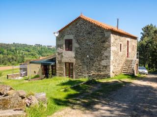 Spacious House in Seia with Stunning Mountain Views, 150 m² - 0