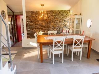 Spacious House in Seia with Stunning Mountain Views, 150 m² - 2