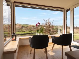 Spacious House in Seia with Stunning Mountain Views, 150 m² - 0