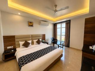 Hotel Golden Palace Rivera - Beach Front Hotel with #Swimming Pool #Cafe #Complementary Breakfast #Sea View Rooms # Free Parking - 0