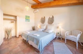 Maison authentique à Montfrin avec terrasse, Air conditionné. - 1