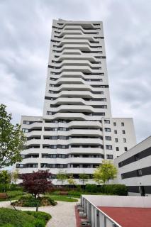 Spacious 3-room apartment with a balcony, 5 minutes to the center - 4
