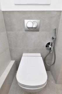 Spacious 3-room apartment with a balcony, 5 minutes to the center - 1