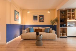 Ivory Design Apt with Balcony by Blvd 36B5 - Free Parking - 3
