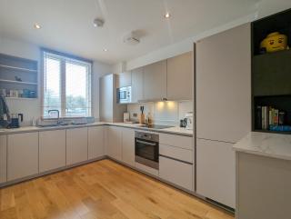 Adelphi Townhouse Contemporary 2 Bed 1 bath 1 WC - 9