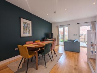 Adelphi Townhouse Contemporary 2 Bed 1 bath 1 WC - 4