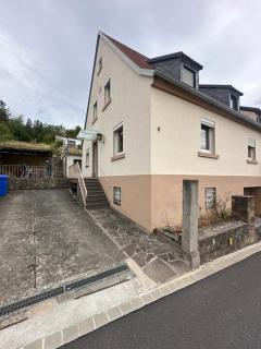 140qm Gästehaus Sunlight, 4 Schlafzimmer für bis zu 6 Personen, überdachte Terrasse, Parkplatz und Garage in Rimpar bei Würzburg - 6