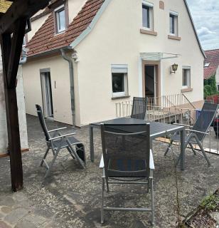 140qm Gästehaus Sunlight, 4 Schlafzimmer für bis zu 6 Personen, überdachte Terrasse, Parkplatz und Garage in Rimpar bei Würzburg - 7