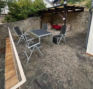 140qm Gästehaus Sunlight, 4 Schlafzimmer für bis zu 6 Personen, überdachte Terrasse, Parkplatz und Garage in Rimpar bei Würzburg - 9