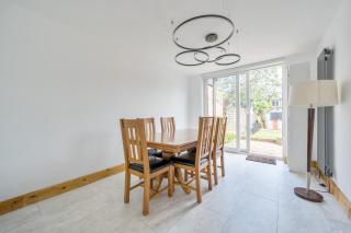 House - Sleeps 12 - Parking - 8