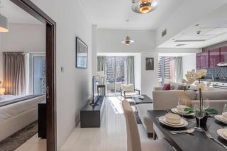 Vacationer Holiday Homes I Charming 1 Bedroom I Colourful Interior l Dubai Marina - 3