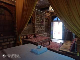 Maharaja King Room At Shangri-La - 8