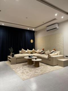 A family apartment in Al-Narjis A27 - 7