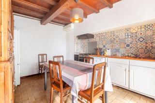 Maison de charme à Puycelsi avec jardin et barbecue - 0