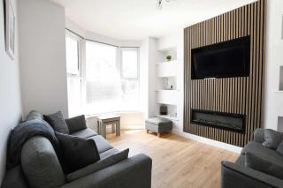 Beautiful 3-bed Home in Ilfracombe by Renzo Ilfracombe Beach Free Wi-Fi - 0